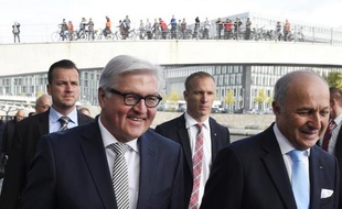 Les ministres allemand Frank-Walter Steinmeier et français Laurent Fabius le 15 octobre 2014 à Berlin
