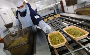La cuisine centrale prépare les repas des 113 écoles publiques de Nantes