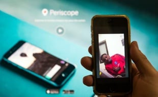 Le défenseur du PSG Serge Aurier dérape lors d'un échange avec des internautes via l'application Periscope, le 13 février 2016 à Paris