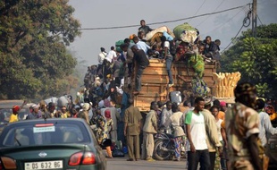 Plusieurs localités au nord et à l'ouest de Bangui sont en proie à des violences, ont rapporté samedi des témoins à l'AFP, notamment à Sibut, à 160 km au nord de la capitale centrafricaine, où les habitants se terrent ou se sont enfuis en brousse.