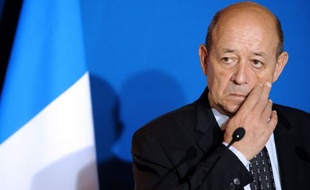 Le ministre de la Défense, Jean-Yves Le Drian, a lancé mardi un Pacte Défense PME, pour aider les petites et moyennes entreprises à accéder aux marchés publics de la défense et favoriser l'innovation et la compétitivité du secteur.