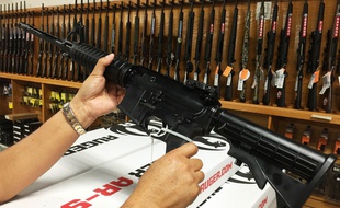 Illustration: un fusil semi-automatique AR-15.