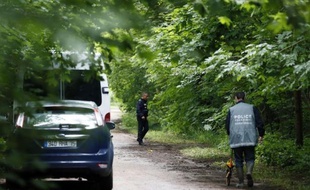 Le couple chinois qui a reconnu en avoir tué un et dépecé un autre avant d'éparpiller les corps dans le bois de Vincennes a été mis en examen mardi pour homicides volontaires et écroué, a-t-on indiqué de source judiciaire.