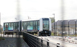 La nouvelle rame de la future ligne B du métro de Rennes est à l'essai. Elle a été conçue par Siemens.