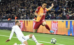 Yuto Nagatamo en Ligue des champions avec Galatasaray face au PSG.