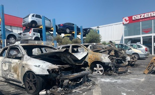 L'incendie a touché sept véhicules sur le parking de l'entreprise Cazenave Pièces Autos, à Colomiers.
