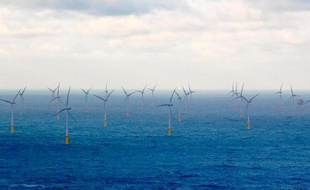 Un champ d'éoliennes en mer au large de la Belgique, en 2010