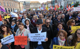 Strasbourg le 4 octobre 2015. Rassemblement à l'appel des alévis pour protester contre la tenue d'un meeting du président turc Tayyip Erdogan au Zéntih de Strasbourg.