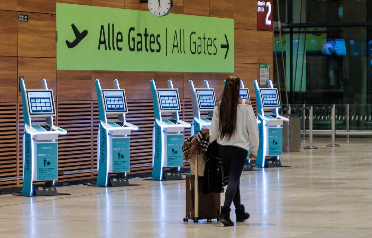 Allemagne : Les vols suspendus pendant deux heures à l'aéroport de Berlin après un nouveau survol de drones