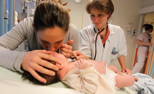 Les bébés de moins d'un an représentent 93% des hospitalisations.