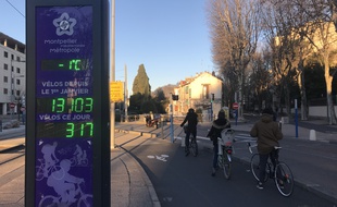 Le totem compteur de vélos d'Albert-1er, à Montpellier