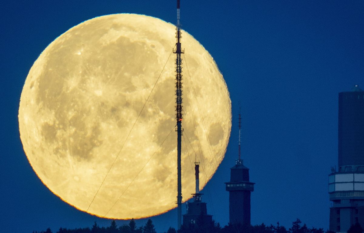 A ‘Super Thunder Moon’ Will Light Up the Sky on Wednesday: When and How to Watch It?