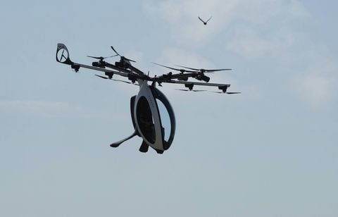 Franky Zapata se crashe lors de sa traversée de la Manche sur son Airscooter