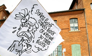 Près de 300 professeurs ont manifesté mercredi après-midi.