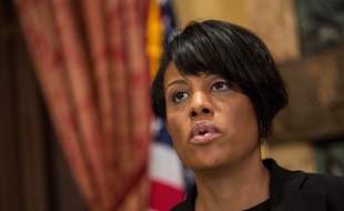La maire de Baltimore, Stephanie Rawlings-Blake a annoncé la levée du couvre-feu nocturne.