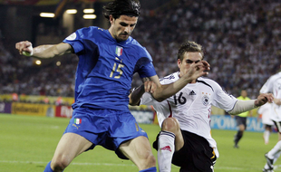 L'Italien Iaquinta en demi-finale du mondial 2006 face à Lahm et l'Allemagne