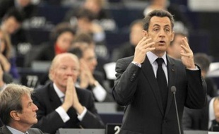 Le chef de l'Etat français Nicolas Sarkozy a appelé mardi à la création d'un "gouvernement économique clairement identifié" dans la zone euro, travaillant aux côtés de la BCE, à la lumière de la crise financière.