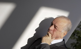Pierre Izard, préside le Conseil général de la Haute-Garonne depuis 1988