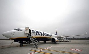 Illustration: Un avion Ryanair en janvier 2008 à Charleroi, en Belgique.