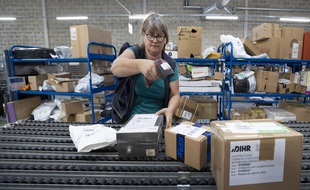 La poste va recruter 9.000 CDD pour les fêtes de fin d'année.