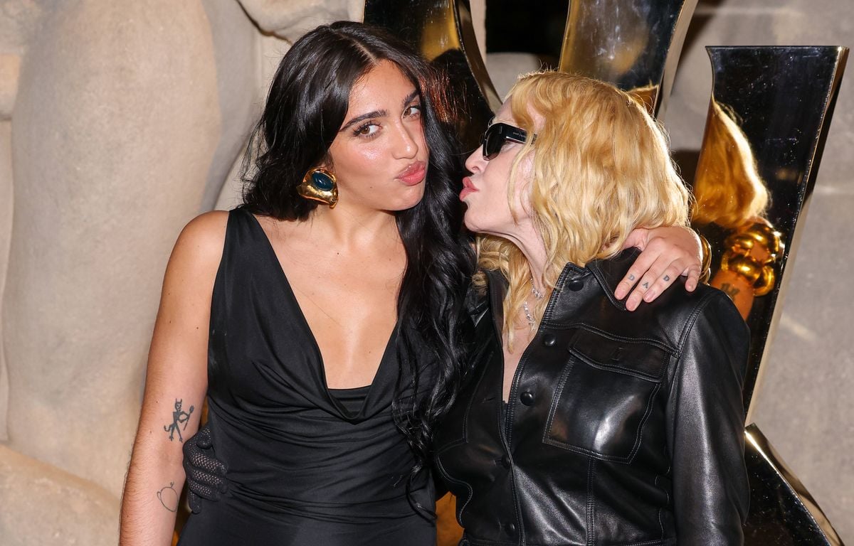 EN IMAGES Du rock, du glam et des stars : Saint Laurent fait le show à Paris