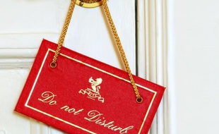 «Do not disturb», «ne pas déranger».