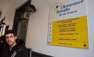 Dans une agence de la Caisse nationale d'assurance vieillesse de Paris le 31 octobre 2012.