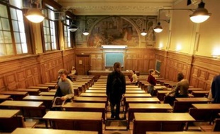 Satisfaits du budget 2008 de l'Enseignement supérieur, les présidents d'universités ont néanmoins jugé "insuffisants" mercredi les moyens alloués à la lutte contre l'échec des étudiants et regretté l'absence de créations de postes, alors qu'ils doivent recruter des cadres pour accéder à une pleine autonomie.