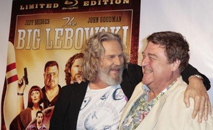 Jeff Bridges et John Goodman à l'occasion de la sortie en Blu-ray de «The Big Lebowski», le 17 août 2011, à New York.