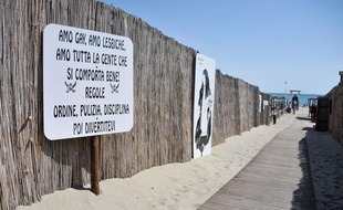 Au club de bord de plage le Punta Canna, situé à Chioggia, à une trentaine de kilomètres au sud de Venise (Italie), Gianni Scarpa, le patron fait régner l’ordre en s’inspirant des préceptes du fascisme.