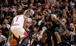 Miami a disposé de Chicago (97-93) grâce à 35 points de LeBron James et malgré 34 points de Derrick Rose, dimanche dans le choc de la Conférence Est de la NBA.