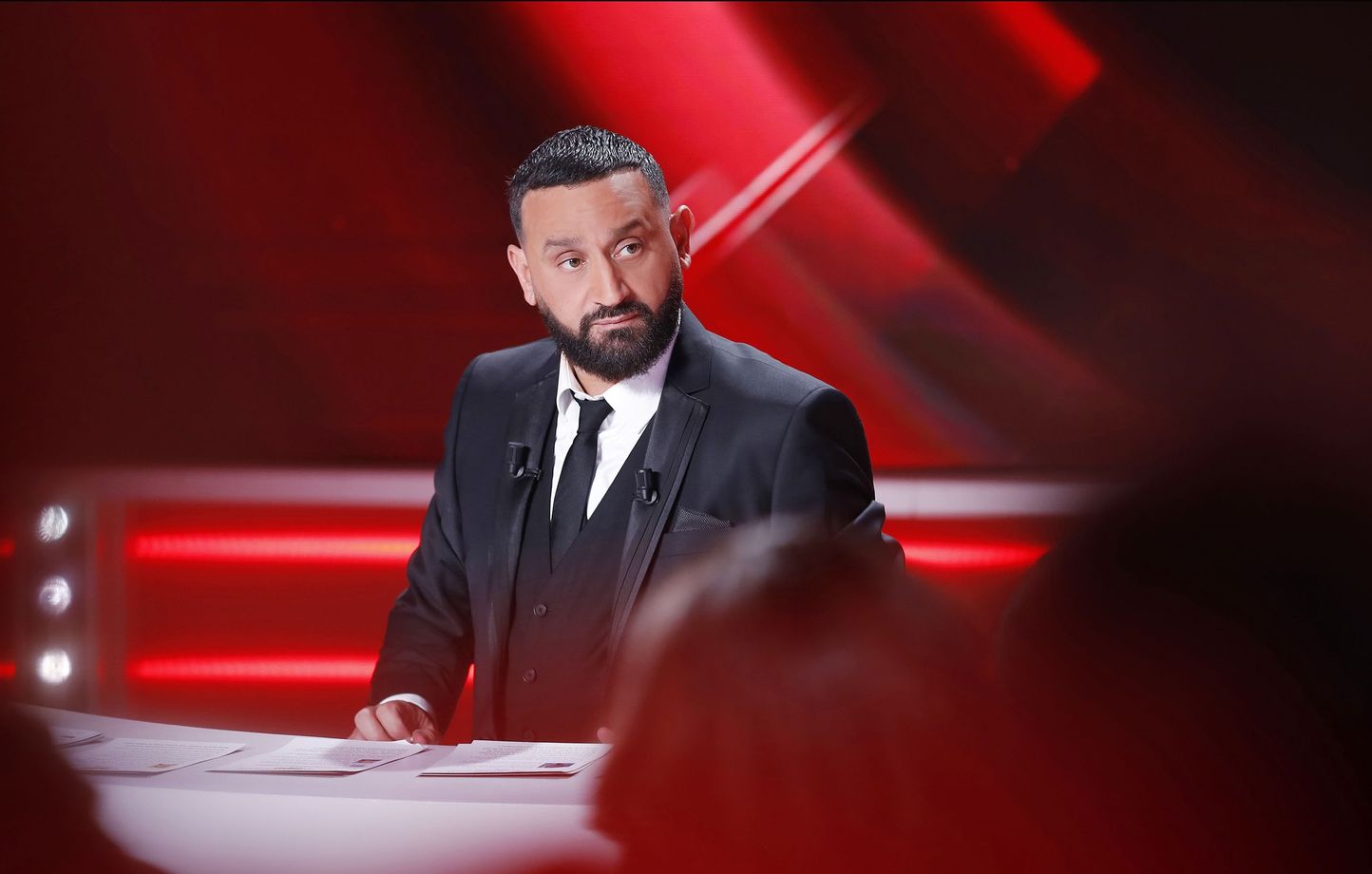 Pourquoi Cyril Hanouna arrete Balance ton post en quotidienne et bouleverse encore l access de C8