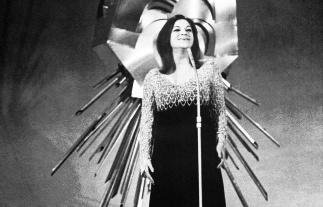 Il y a 50 ans jour pour jour la France gagnait l'Eurovision 640x410_frada-boccara-scene-eurovision-1969