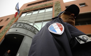 Toulouse, le 26 février 2013. Illustration Police Nationale devant le commissariat central.