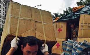 Les Nations unies devaient lancer mardi un appel urgent aux dons pour les victimes du typhon qui a ravagé des îles et régions côtières des Philippines vers lesquelles convergeaient plusieurs navires des Marines américaine et britannique.