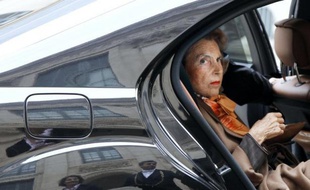 La cour d'appel de Versailles se penche lundi sur la légitimité de la diffusion en 2010 par Le Point et Mediapart des enregistrements pirates réalisés au domicile de Liliane Bettencourt par son majordome.