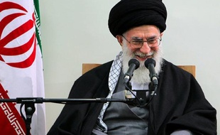 Les grandes puissances exhortent en particulier l'Iran à "remplir sa promesse en garantissant l'accès à Parchin". L'AIEA soupçonne le pays d'avoir procédé à des tests d'explosion applicables au nucléaire sur cette base militaire, ce que l'Iran dément.