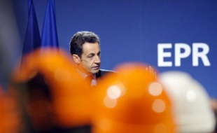 Nicolas Sarkozy a souhaité vendredi que la réflexion engagée par le gouvernement sur les futurs partenariats nécessaires à l'avenir du groupe Areva "aboutisse rapidement", lors d'une visite du chantier du premier EPR français à Flamanville (Manche).
