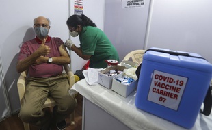La vaccination suscite de plus en plus d'adhésion dans le monde au fil des mois et des campagnes vaccinales