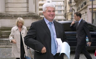 L'ancien ministre et ex-député UMP Eric Raoult, maire du Raincy (Seine-Saint-Denis), a été placé en garde à vue mercredi matin dans le cadre d'une enquête pour violences conjugales, a-t-on appris de source proche de l'enquête, confirmant une information d'Europe 1.