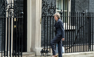 La nouvelle Première ministre britannique désignée Theresa May arrive au 10 Downing Street, à Londres, le 12 juillet 2016