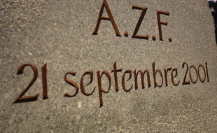 Stelle en hommage aux victimes de la catastrophe du 21 septembre 2001 sur le site AZF