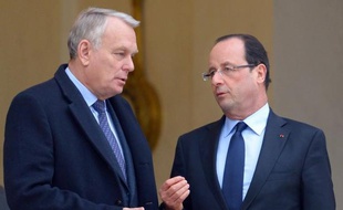La cote de confiance de François Hollande est stable à 35%, et celle de Jean-Marc Ayrault progresse légèrement (+2), à 32%, selon le baromètre mensuel TNS Sofres/Sopra group pour Le Figaro Magazine.