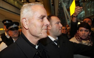 Le procès en appel de l'évêque intégriste britannique Richard Williamson pour négationnisme a démarré lundi dans le sud de l'Allemagne, pour ce qui est le cinquième round judiciaire de cette affaire.