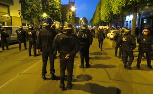 Les manifestants ont été encerclés par les forces de l'ordre sur le boulevard de la Tour d'Auvergne.