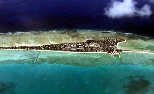 Le temps est compté pour les îles Kiribati, un archipel du Pacifique menacé par la montée des eaux, estime son dirigeant, qui réfléchit à un déplacement de sa population et ne se fait guère d'illusion sur l'issue de la grande conférence climat de l'ONU à Doha.