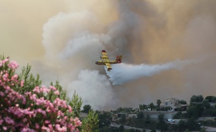 Un Canadair lors d'une intervention dans le sud de la France, en juillet 2017