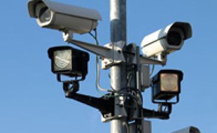La Grande-Bretagne a annoncé, le 4 avril 2007, l'installation de caméras de vidéosurveillance parlantes.