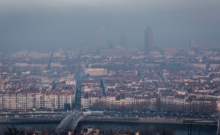 Lyon, le 7 décembre 2016 pendant le pic de pollution. KONRAD K./SIPA