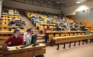 Des étudiants dans un amphi à l'Université de Nice.